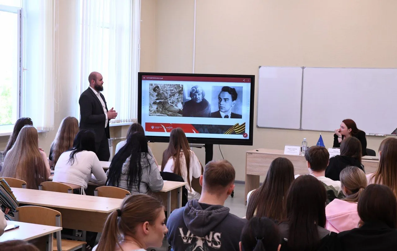 🎓 Научный десант Минобрнауки России в МГУ имени А.И. Куинджи  На площадке университета прошла масшта