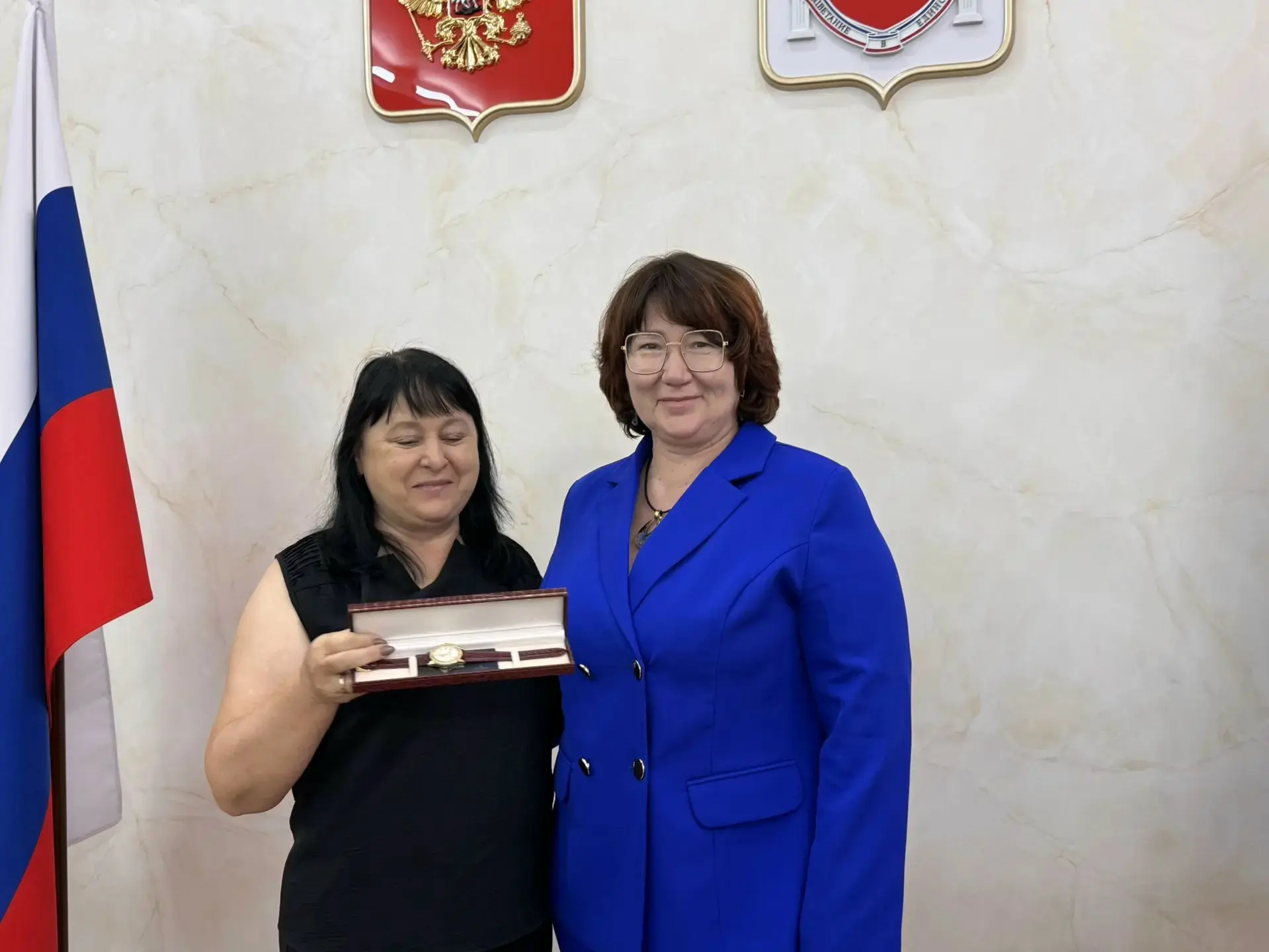 Поздравляем с заслуженной наградой! 🌟

Поздравляем директора Государственного бюджетного образовате