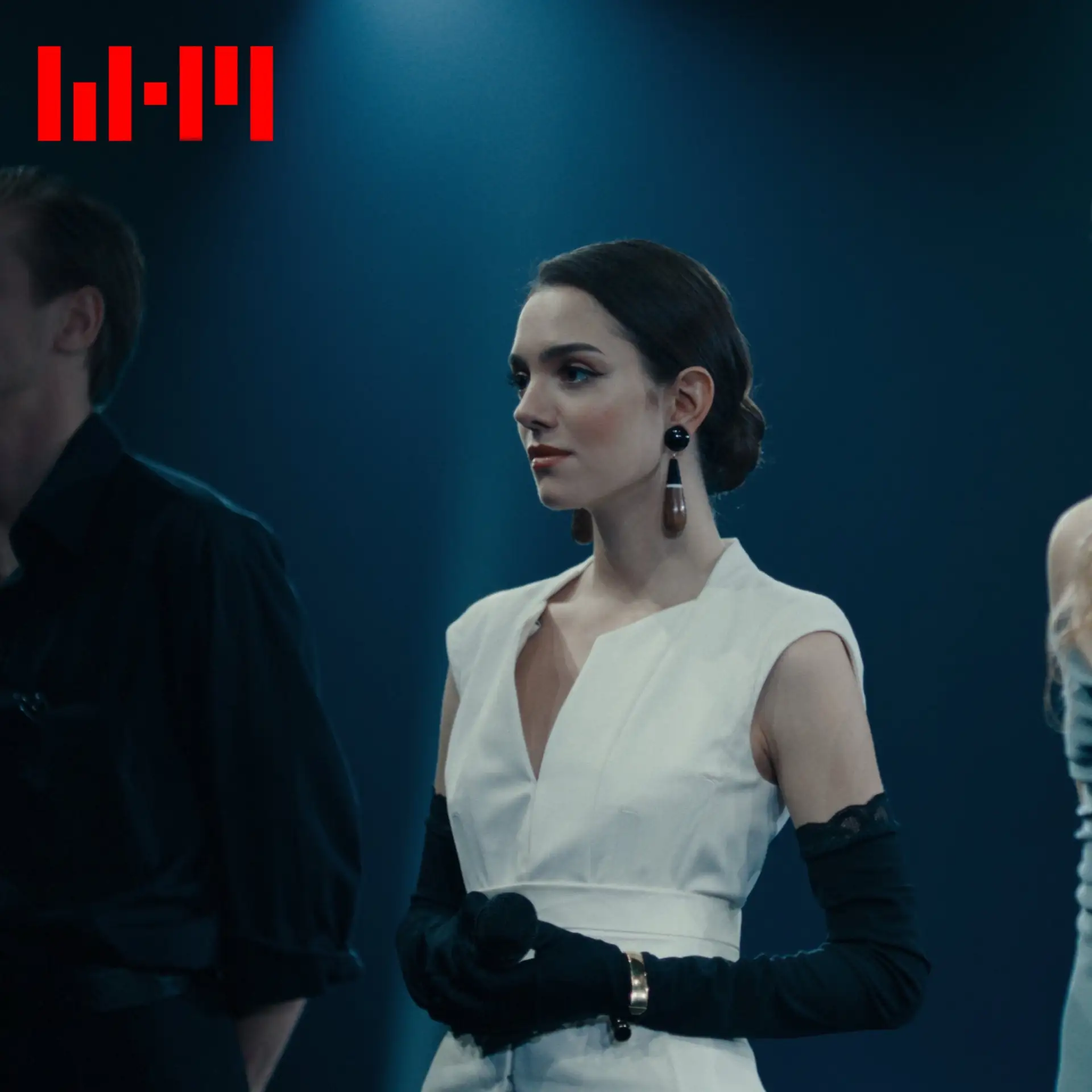 Трек «You Tell Em» исполнителей Zebra Katz и Leila в сериале «Искусство падения» в онлайн-кинотеатре