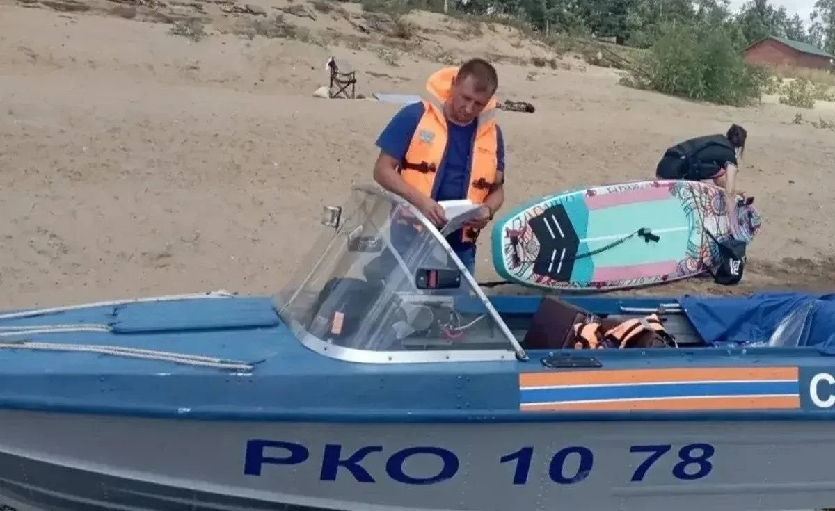 Женщину с ребёнком на сапборде унесло течением в районе Копылово.