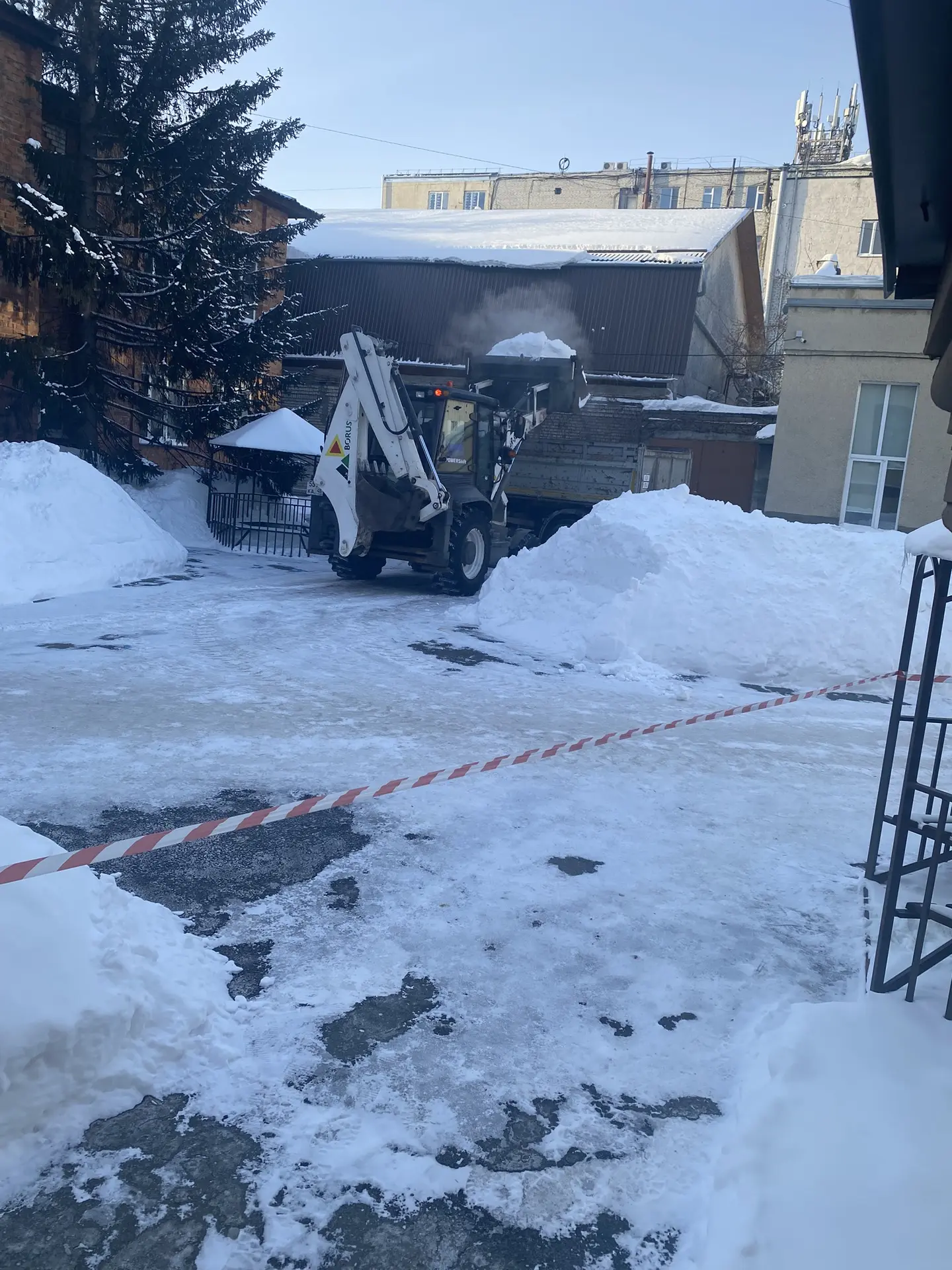 🌨️✨ Каждый год школа становится теплее и светлее благодаря неравнодушию замечательных ...
