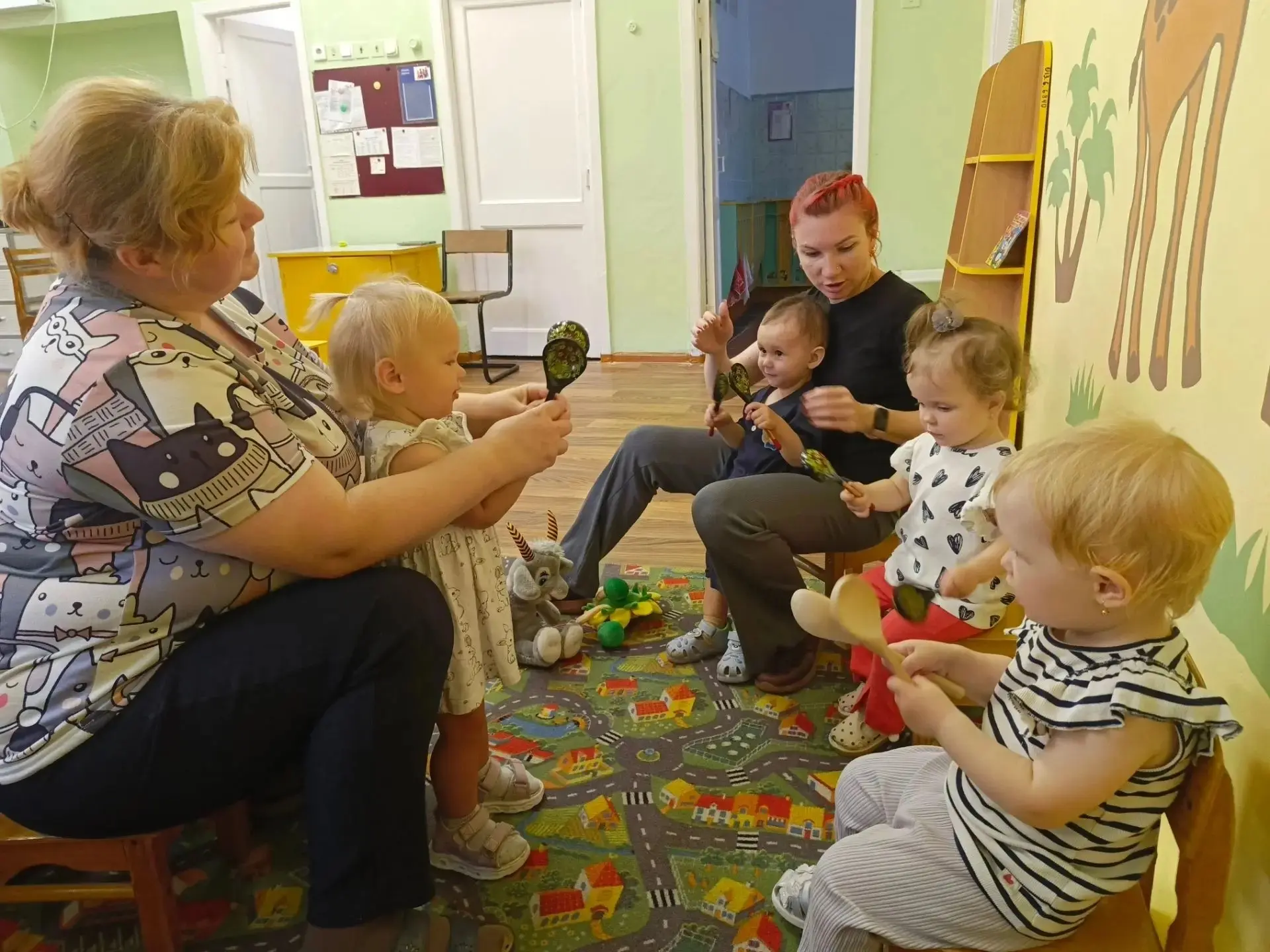 Жизнь самых маленьких воспитанников (обычно это дети от 1,5–2 до 3 лет) в детском саду ...