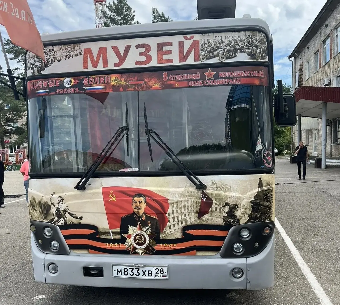 🎓🛡 Связь поколений: студенты ПТК на «Автобусе Победы»