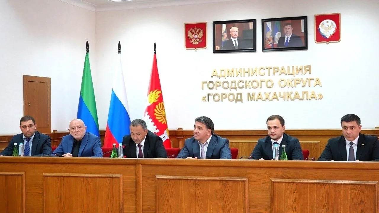 Сегодня в администрации города провели одиннадцатую сессию Собрания депутатов городског...