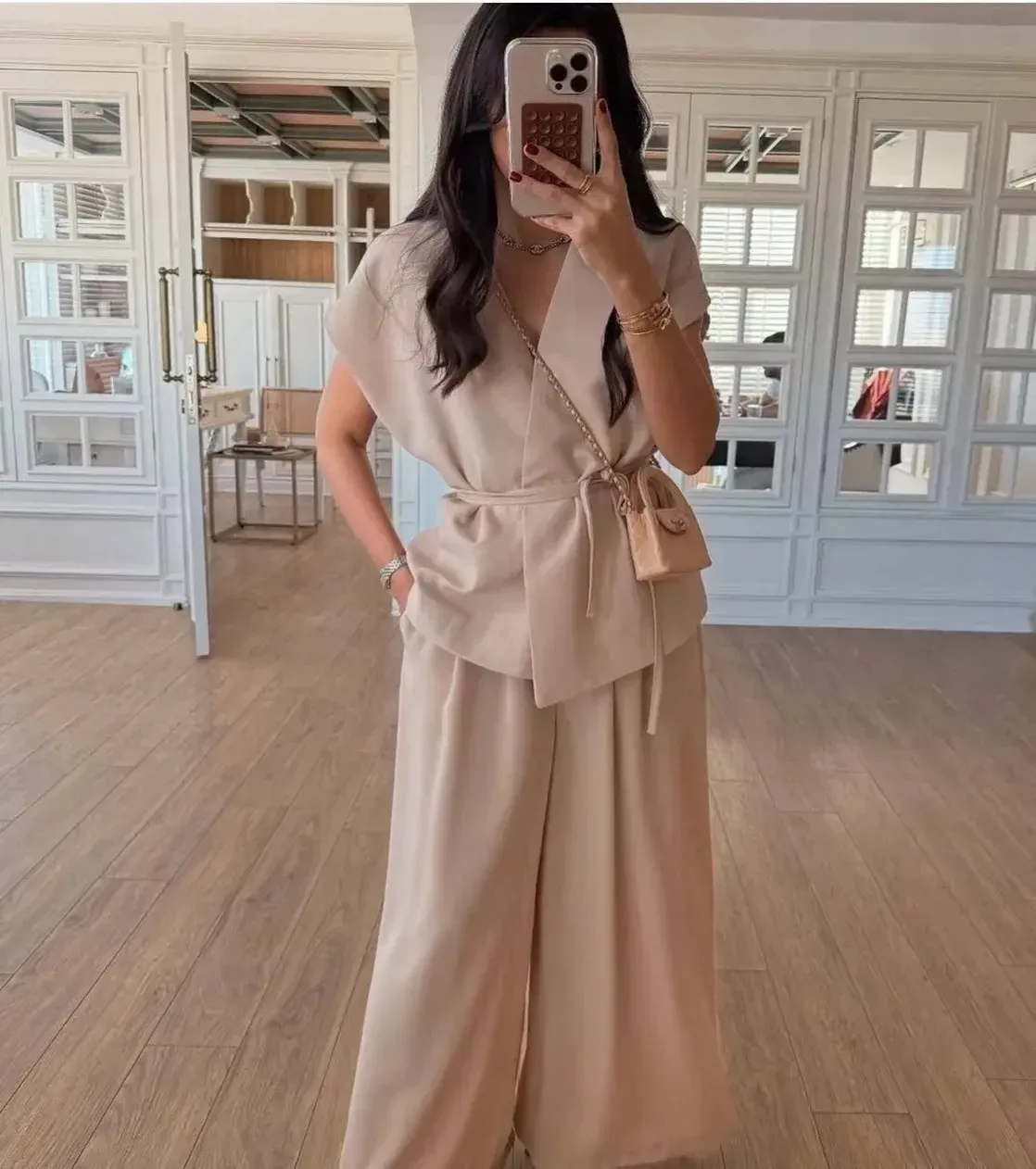 New collection 2026 ☀️

Брючный костюм с жилетом 🤤
▫️размер: универсальный (42-44)
▫️ Розовый, моло