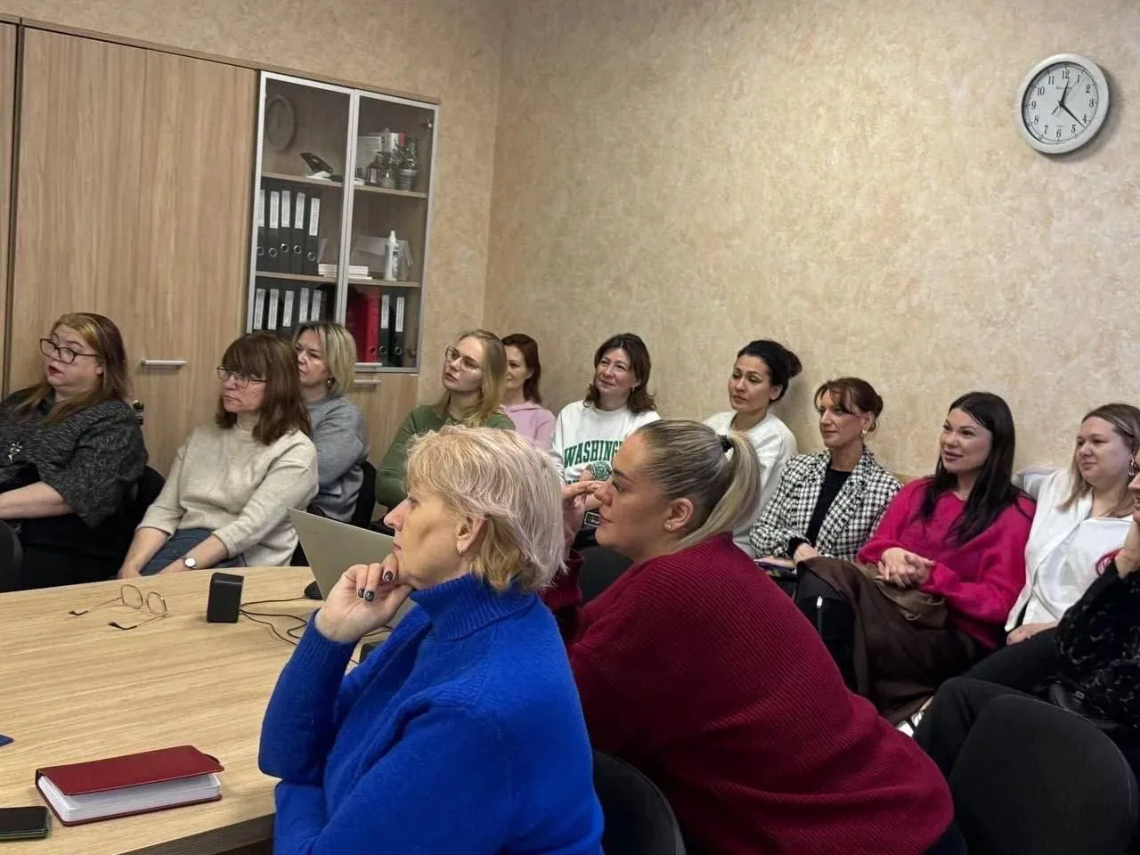 «Жизнь в гармонии с собой»: жительница Сургута оказывает психологическую помощь женщинам из семей уч