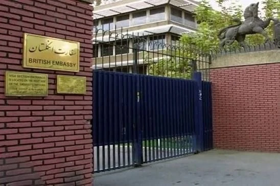 Великобритания отозвала сотрудников посольства из Ирана из-за роста рисков для безопасн...