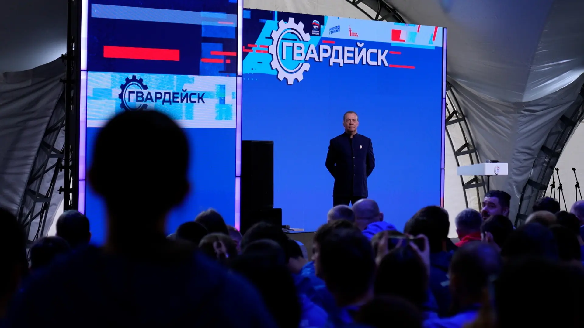 Дмитрий Медведев рассказал, какими должны быть молодежные ячейки на предприятиях

Заместитель предсе