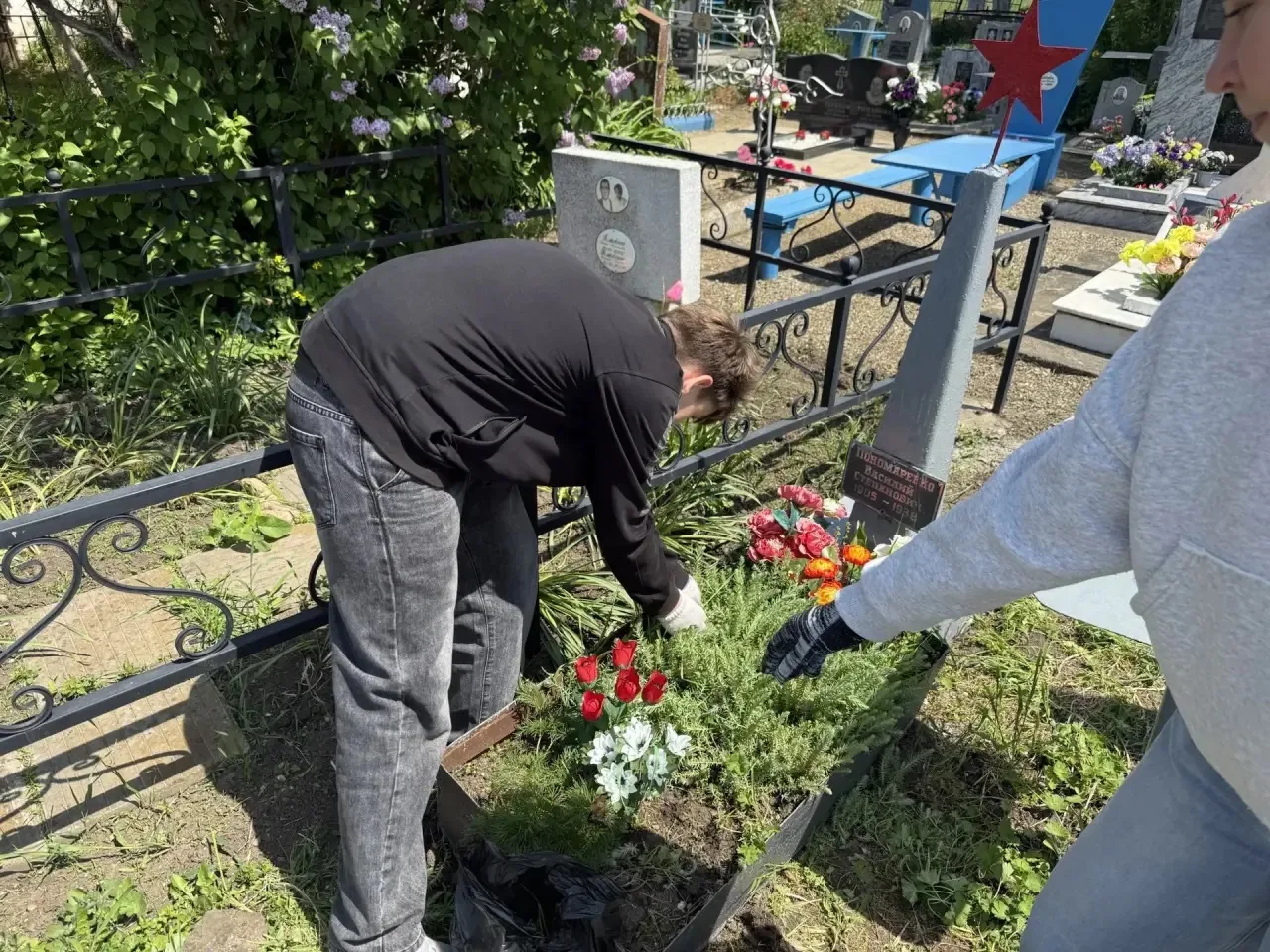 🇷🇺 Весна — это не только цветы и тепло, но и время, когда мы с особой силой чувствуем связь поколени