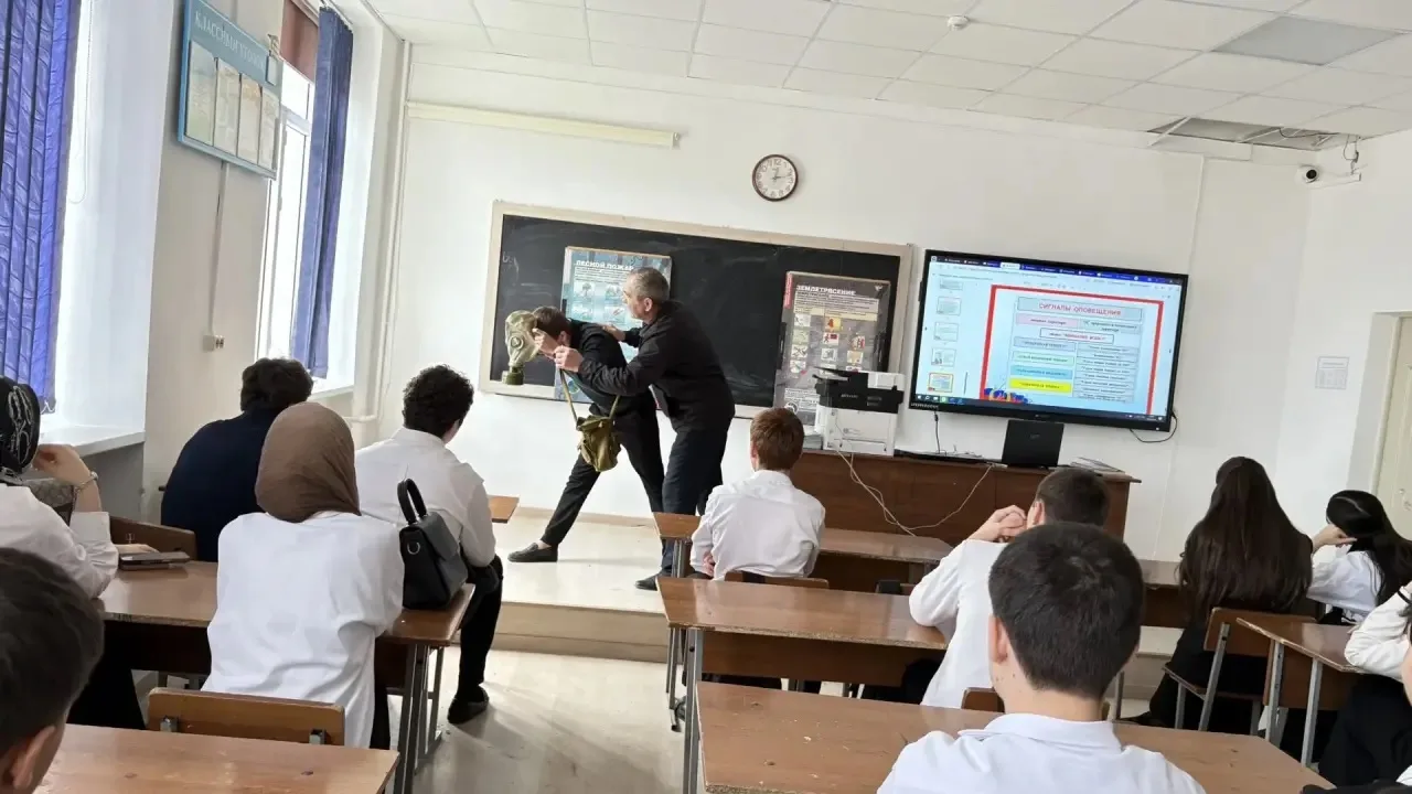 🦺Урок безопасности: учимся защищать себя  🗓️В МБОУ «Гимназия» прошел Всероссийский урок культуры без
