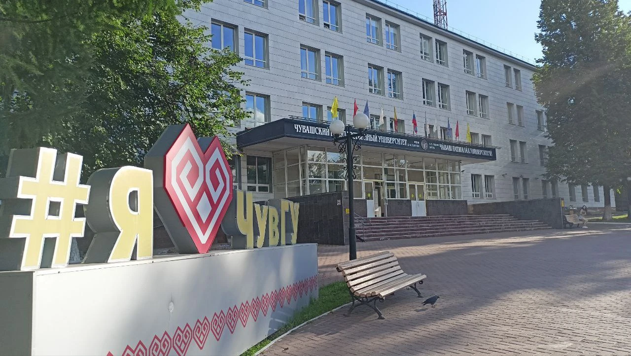 Друзья, хотим сообщить, что с 1 октября гардеробы университета работают по новому графи...
