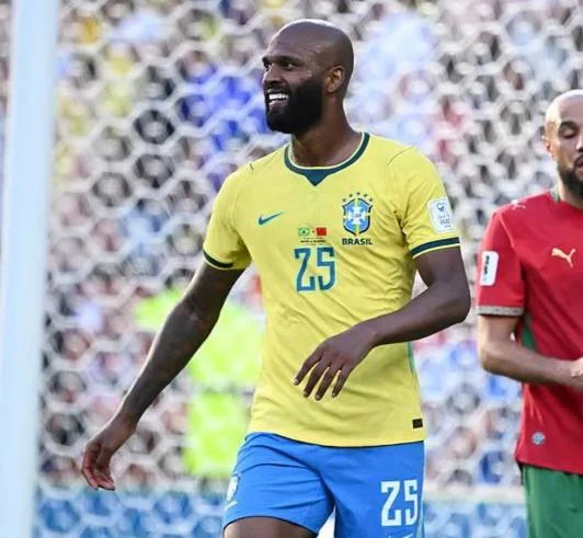 🏆У нас пополнение мошенников на чемпионат мире! 

Мошенник №1, Мошенник №2

Игорь Тиаго - №3

Где-т