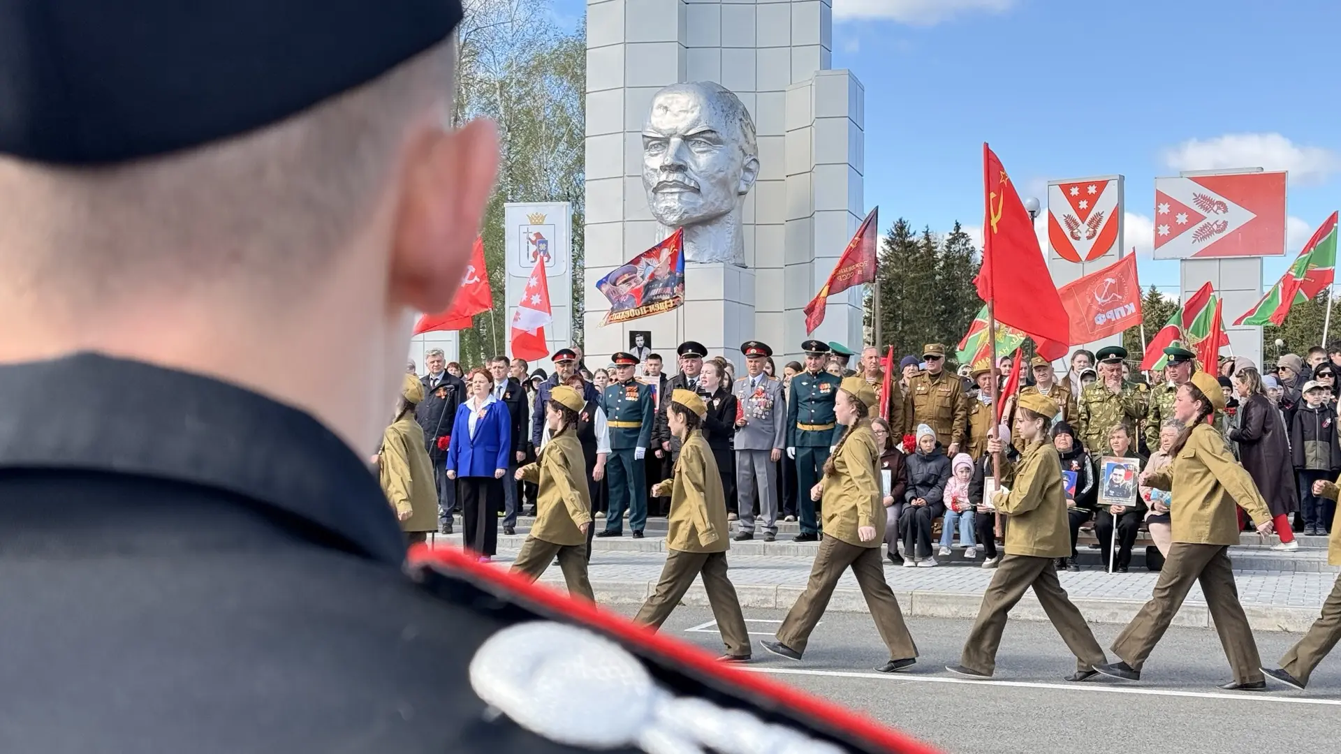 ДЕНЬ ВЕЛИКОЙ ПОБЕДЫ 🎖️   В День Великой Победы на центральной площади посёлка Советский состоялся то