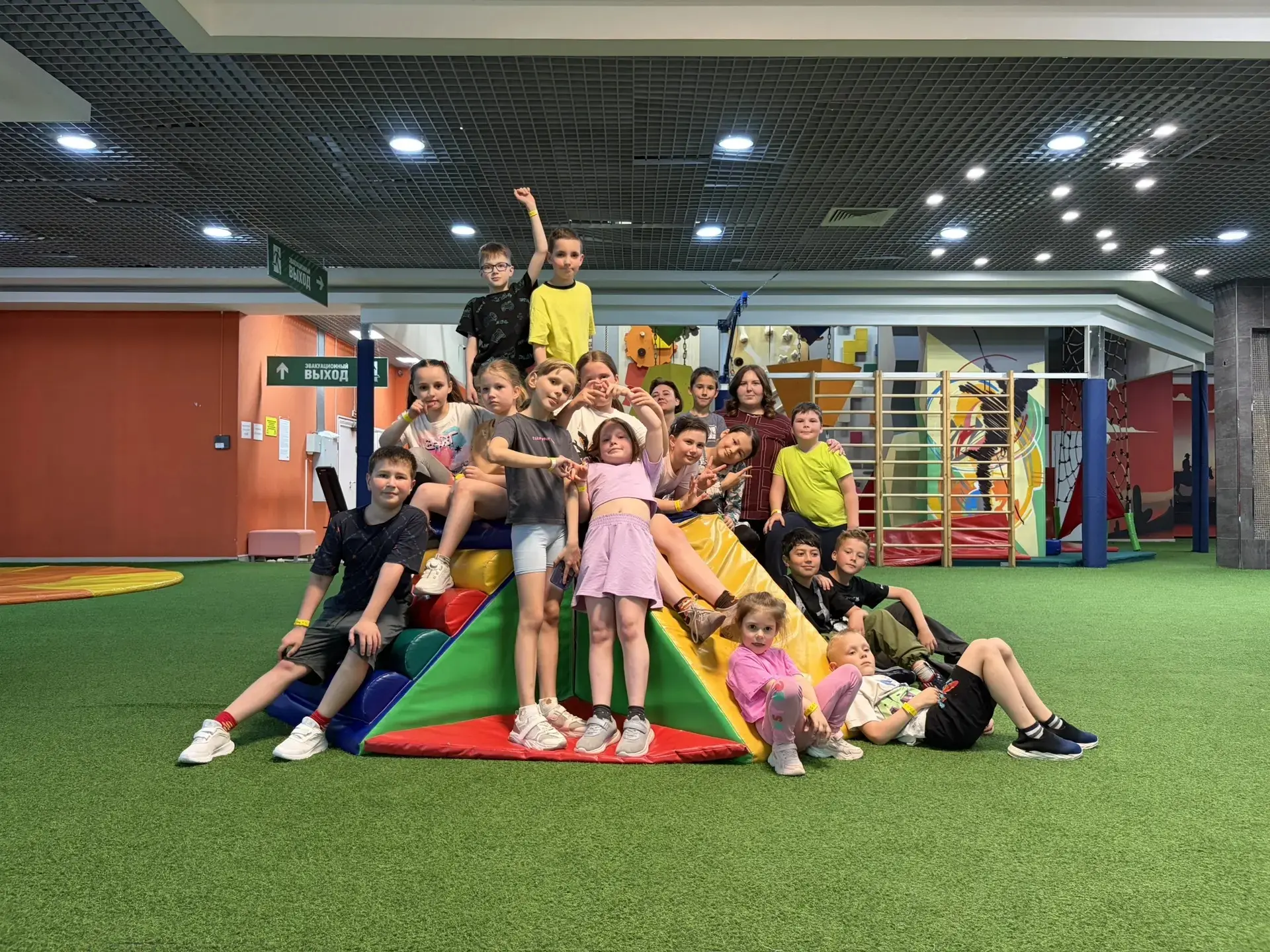 🎉 Ниндзя-градус: 3 класс в деле!
Вот и подошёл к концу ещё один учебный год, а это значит — время д