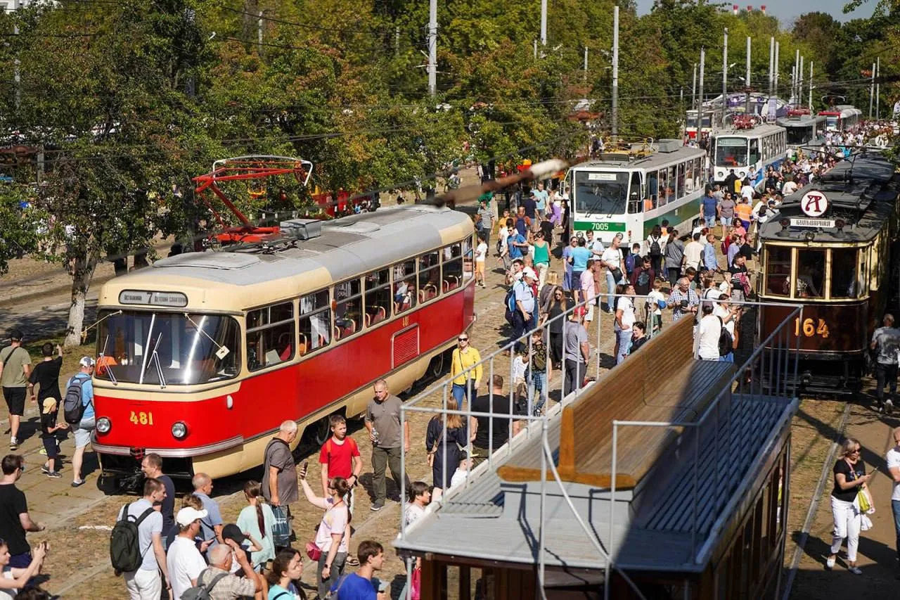 Парад ретротранспорта пройдет 11 июля ✨

Он начнется в 11:30 и станет центральным мероприятием празд