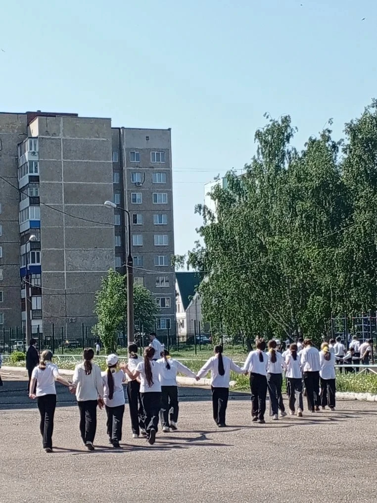 20.05 во дворе #наша3гимназия состоялся квест "Сила в единстве",  посвящённый Дню детских общественн