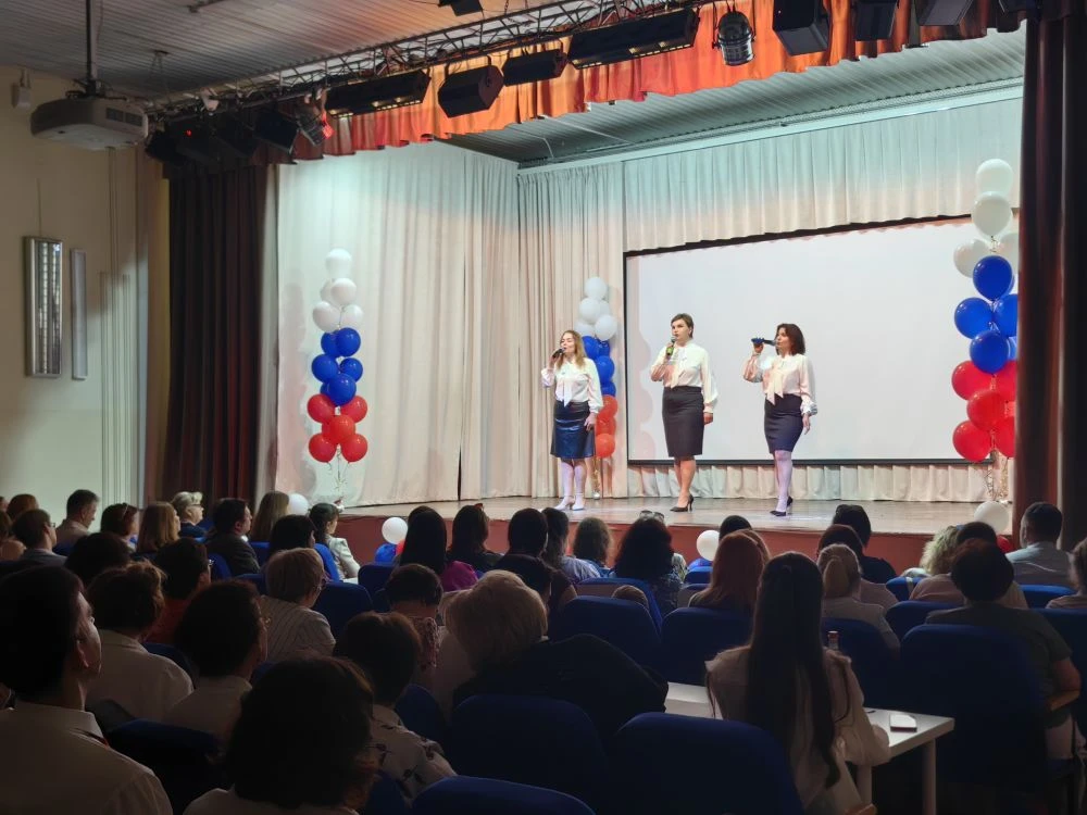 ПЕДАГОГИ В ГЛАВНОЙ РОЛИ 📍 В стенах лицея прошёл городской конкурс художественной самодеятельности ра