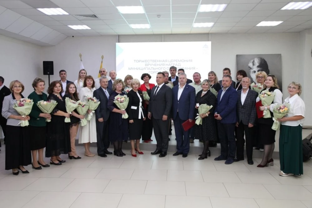 🌟 Сегодня 27 августа в городской библиотеке имени С.А. Есенина состоялась торжественна...
