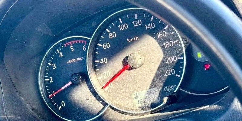 🚨 ЧТО СЛУЧИТСЯ, ЕСЛИ ДЁРНУТЬ ЭЛЕКТРОННЫЙ РУЧНИК НА 100 КМ/Ч МИФЫ РАЗБИВАЮТСЯ, А ЭЛЕКТРОНИКА ПОКАЗЫВА