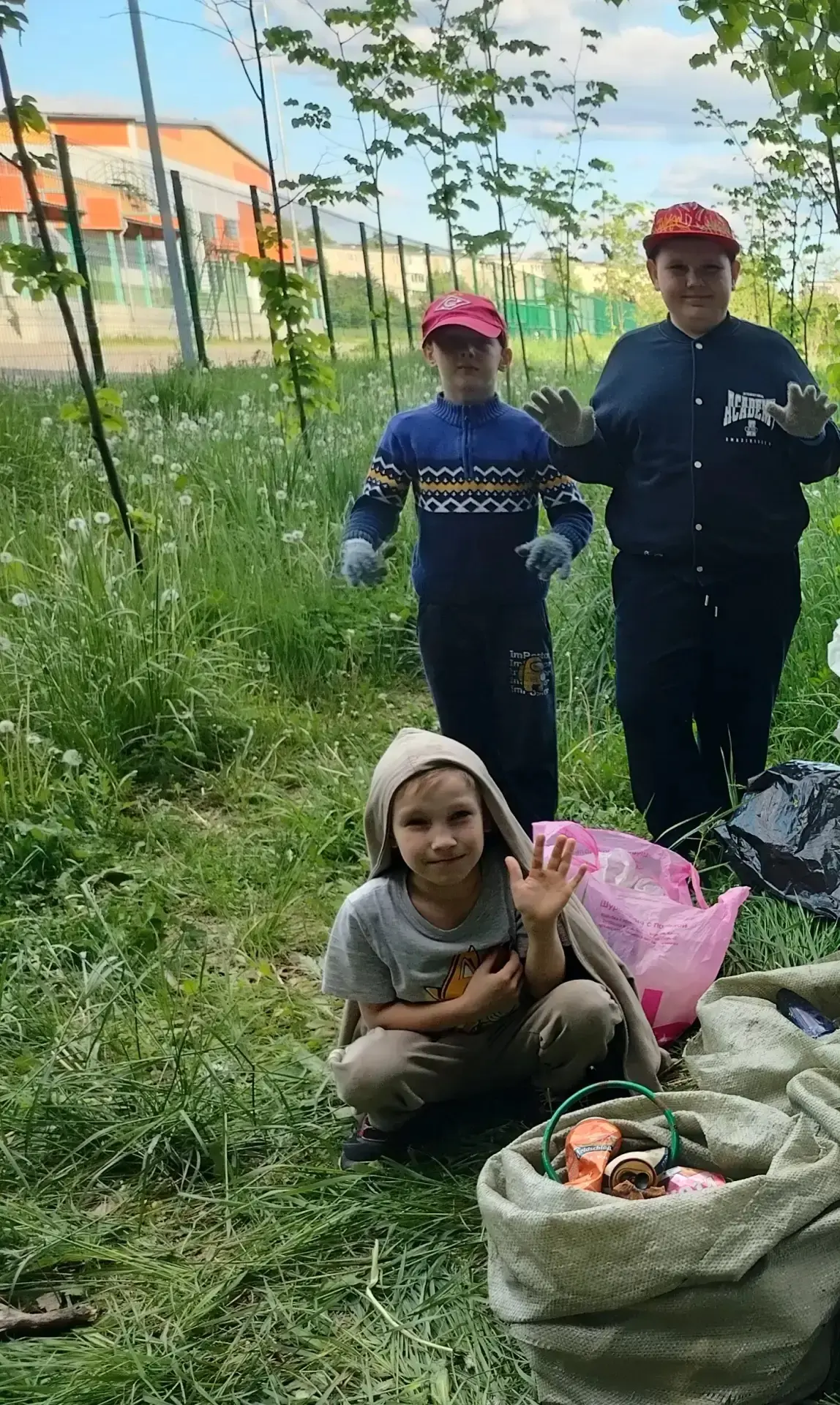 🌿 Школьное лесничество «Светлячки» подводит итоги первого этапа акции "Пластику - вторая жизнь"

Мы