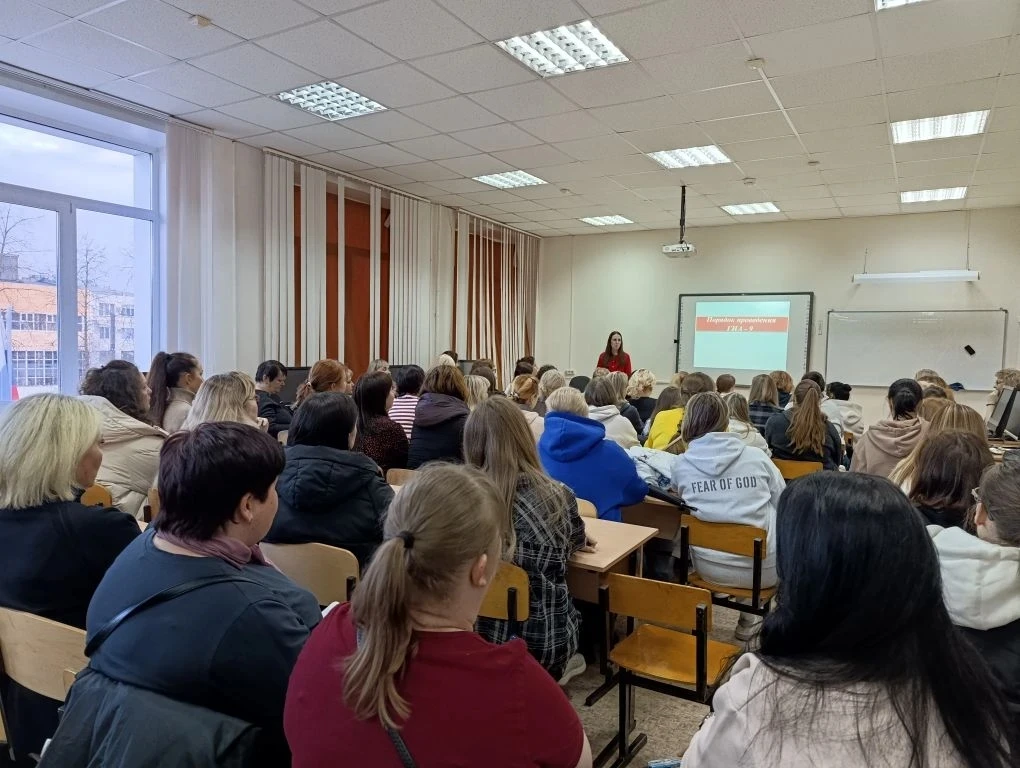Выпускной класс — это ответственно, но не страшно! 🎓  В нашей школе прошло важное родительское собра
