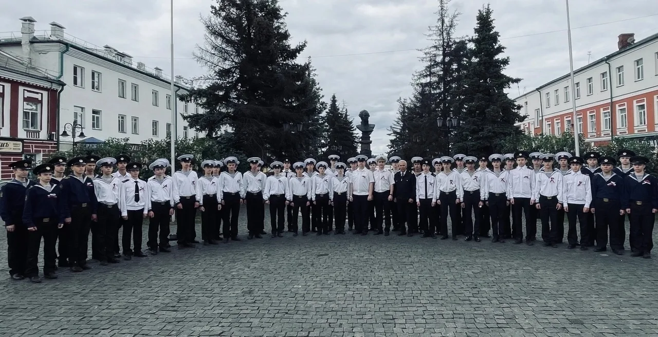 ПОЗДРАВЛЕНИЕ ДИРЕКТОРА ФИЛИАЛА С ДНЁМ ЗАЩИТНИКА ОТЕЧЕСТВА   23 февраля — поистине всенародный праздн