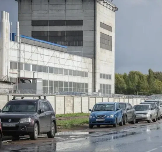 В Рыбинске обустройство парковки у заводов приостановили ради ливнёвки