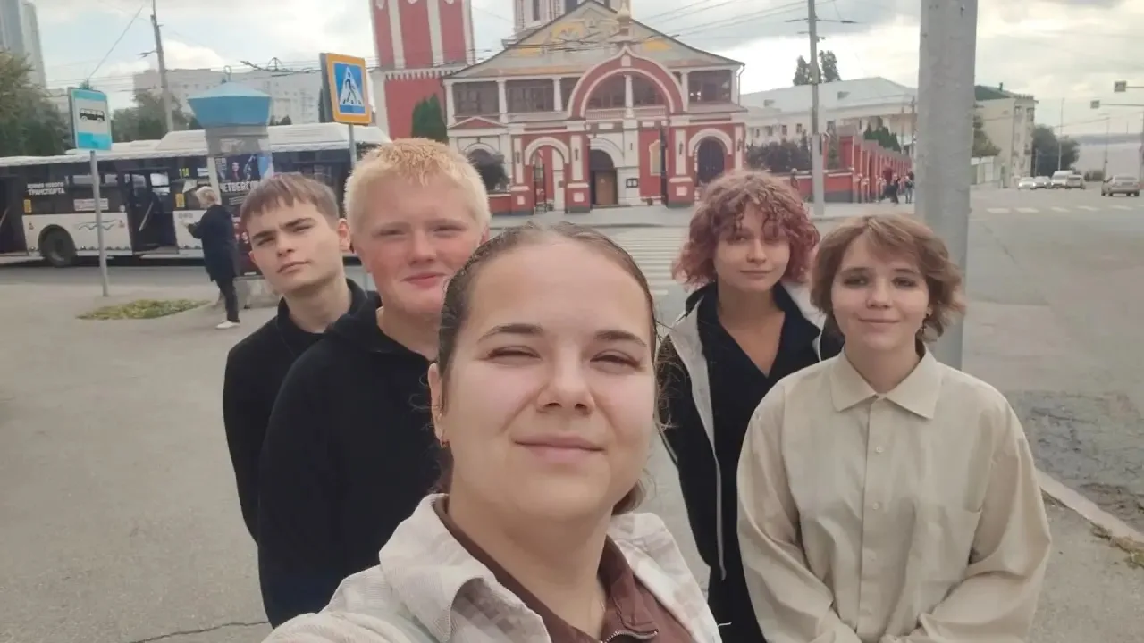 Учащиеся восьмого класса совместно с советником директора стали участниками историко‑кр...