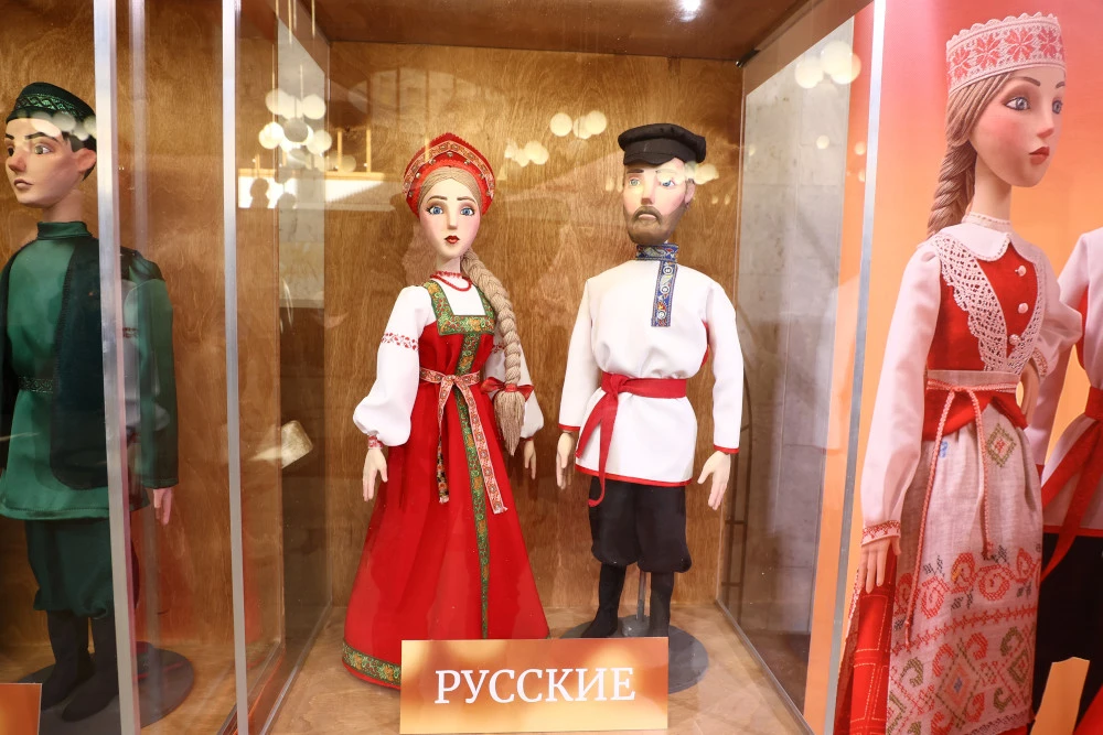 🪆 В Новосибирске кукол одели в национальные костюмы
