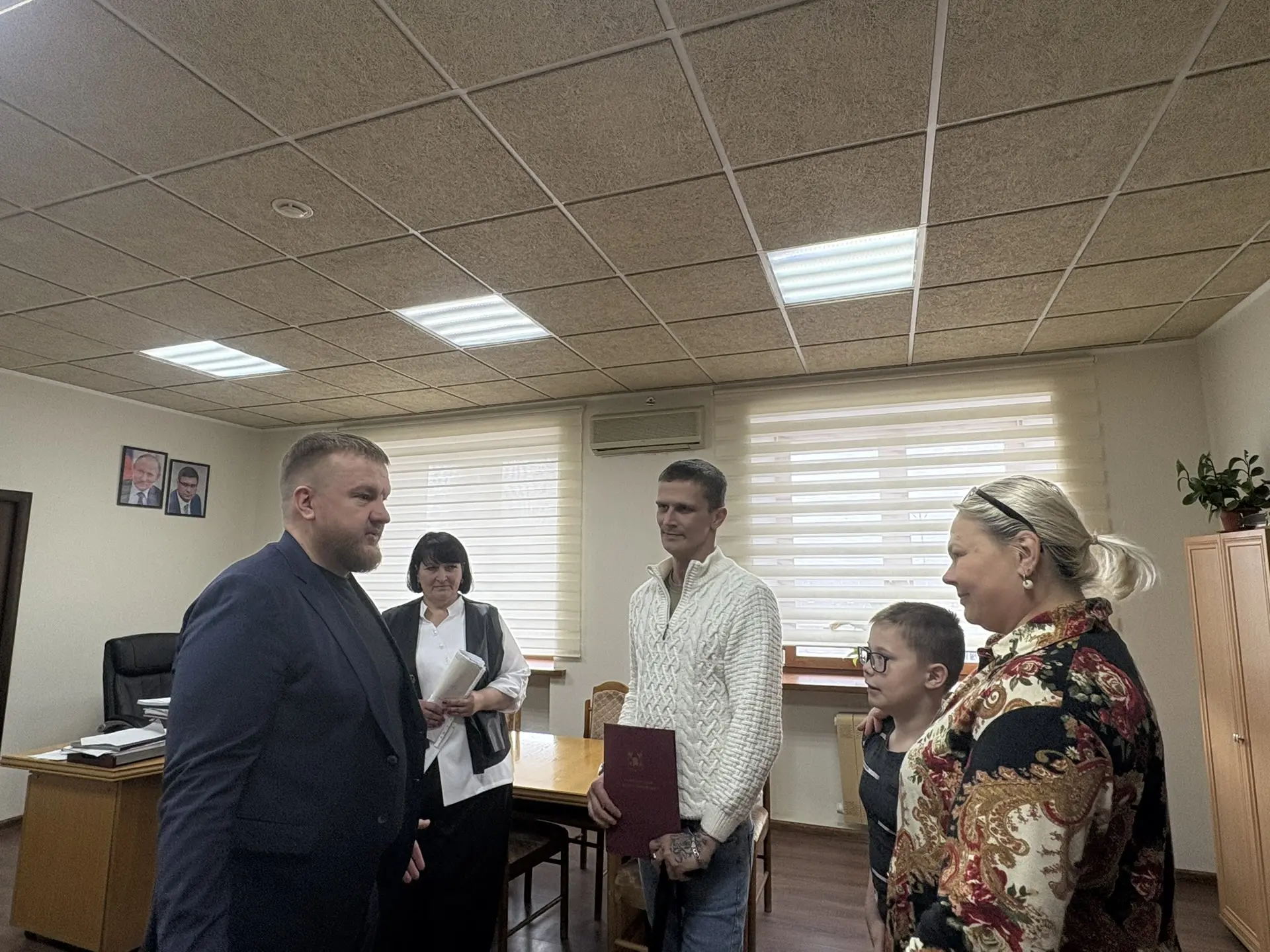🏠Сегодня вручил земельный сертификат для индивидуального жилищного строительства семье участника спе
