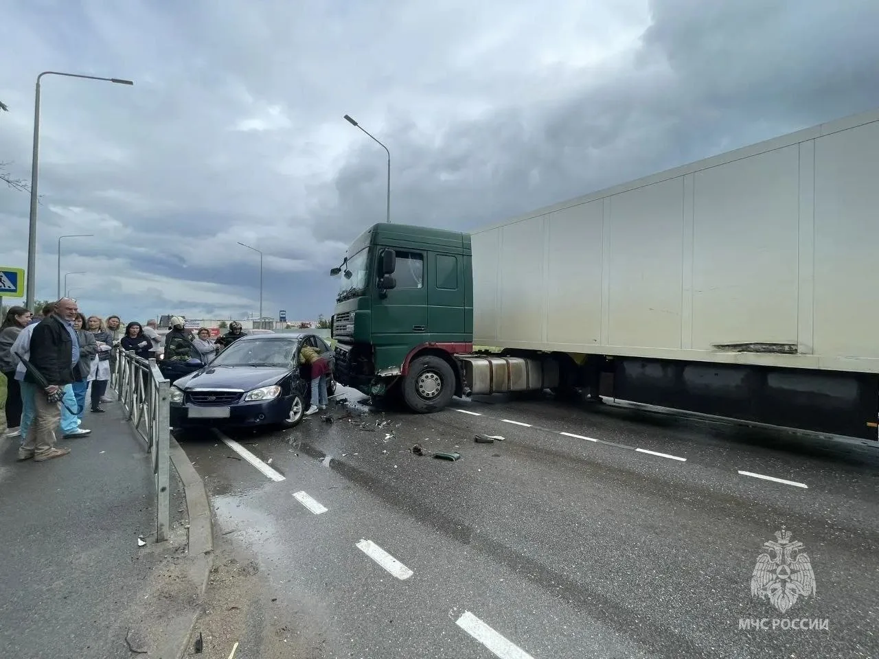 🚑🙏💥 В Гурьевске из разбитого авто спасли женщину

Сегодня днем на Калининградском шоссе произошло