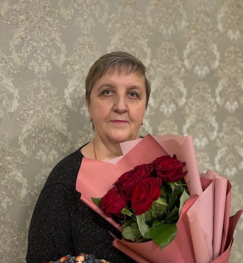 Уважаемая Любовь Николаевна!
От всей души поздравляем Вас с Днём директора школы!
Ваше руководство —