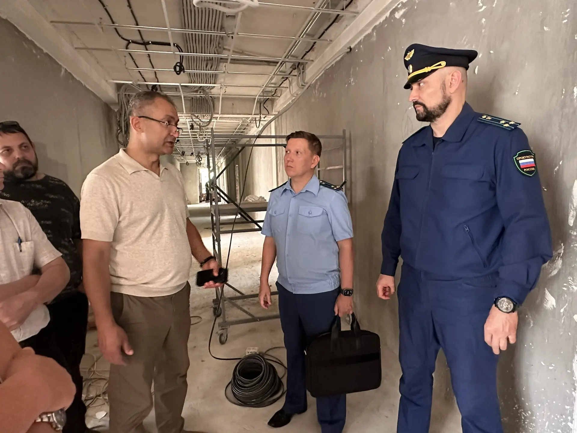 Сегодня СОШ №19 с проверкой хода капитального ремонта посетили первый заместитель проку...