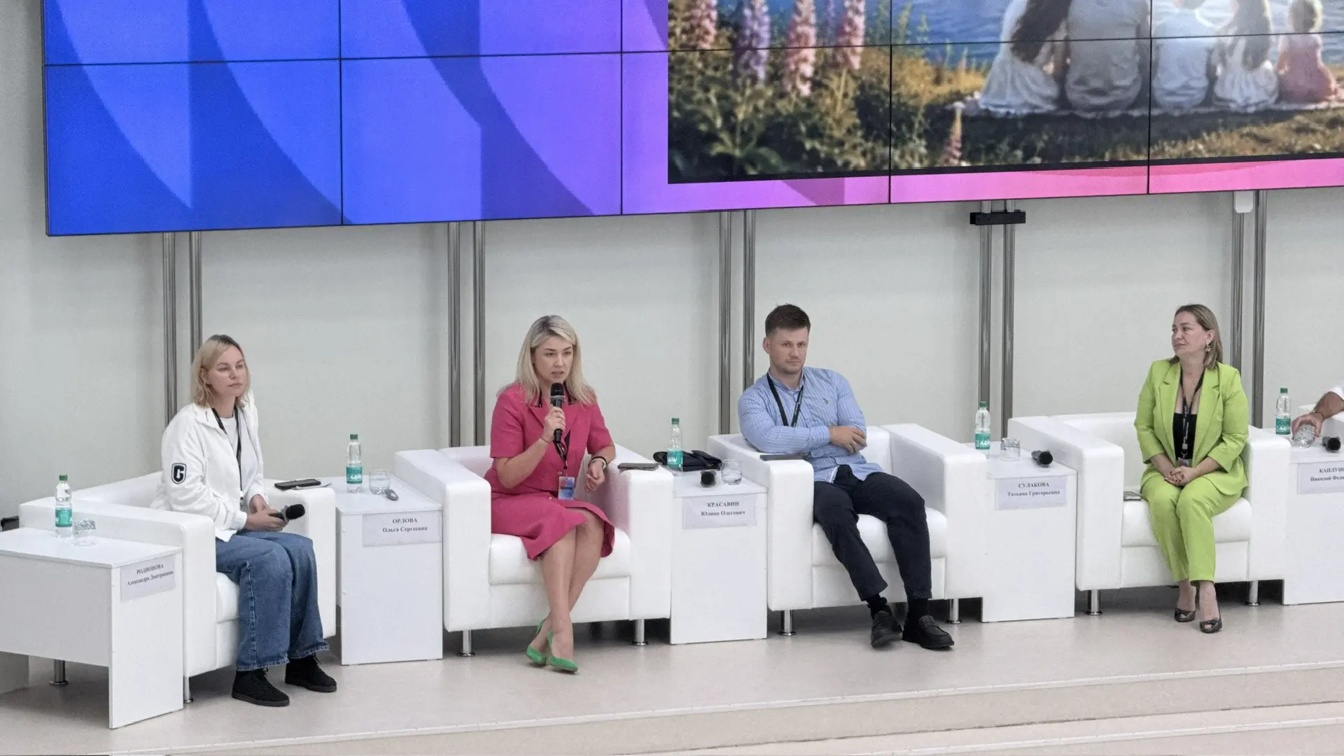 Сегодня приняла участие в пленарной сессии «Отечество, долг, ответственность: ценности,...