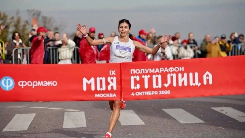 👏 Светлана Аплачкина из Воронежа выиграла 10-километровый забег в рамках полумарафона ...