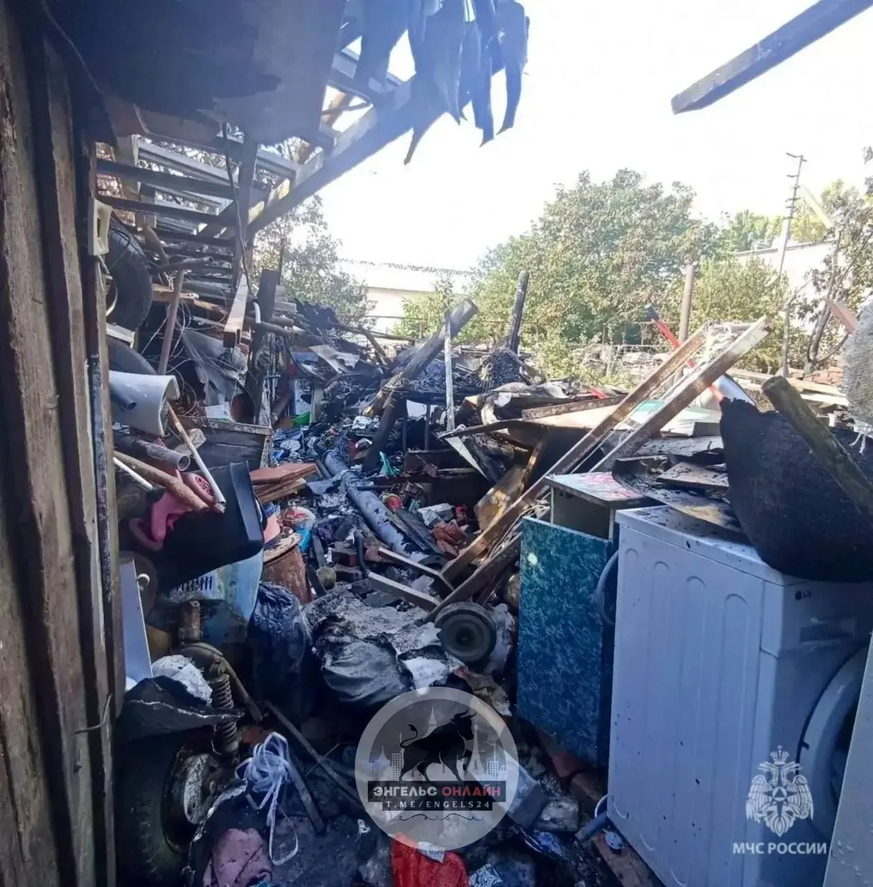 😱На пожаре под Энгельсом мужчина получил ожоги