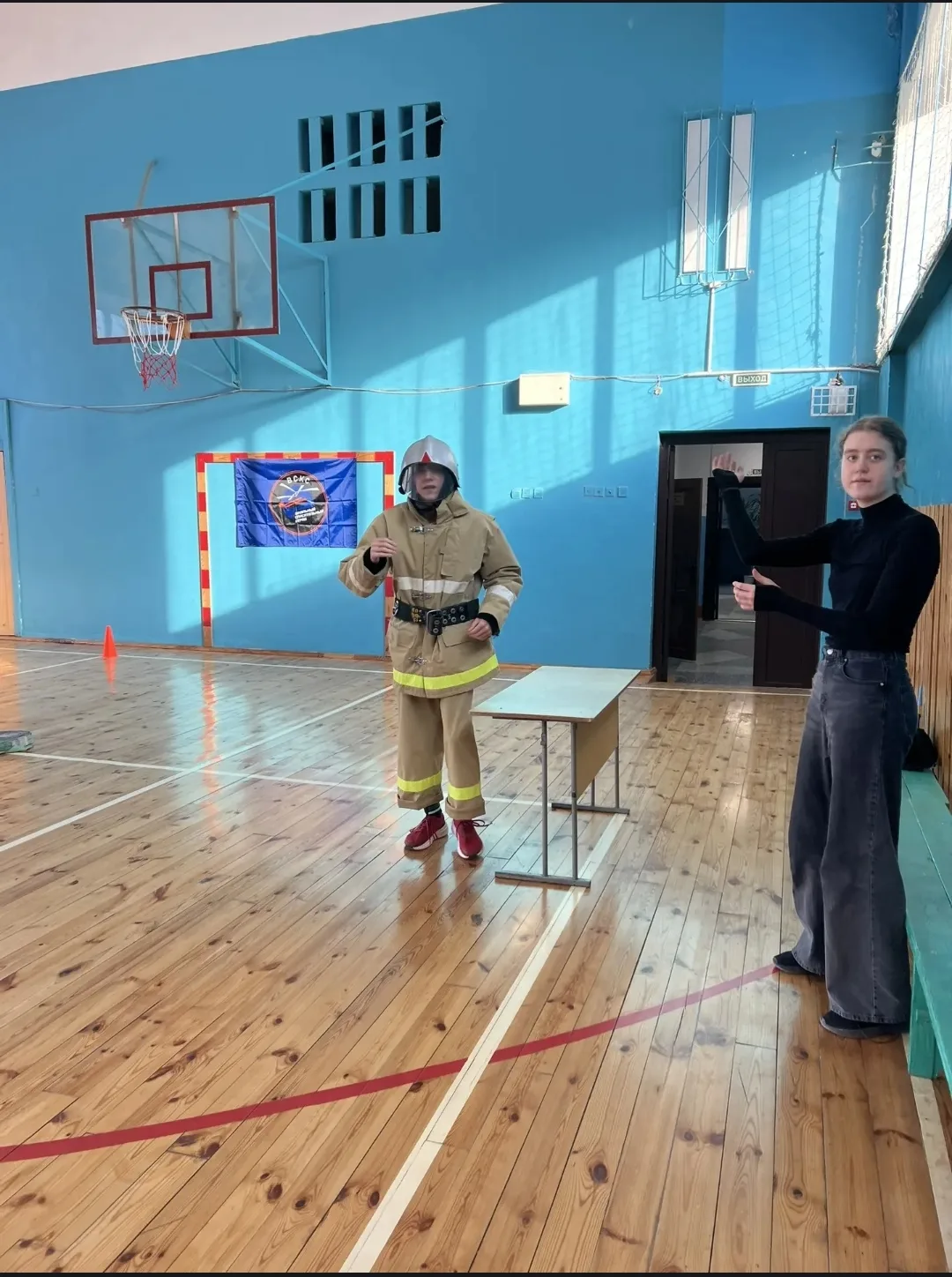 Учимся спасать жизни 19 февраля на базе  МБОУ «Лицея  124» состоялись соревнования по пожарно-спасат