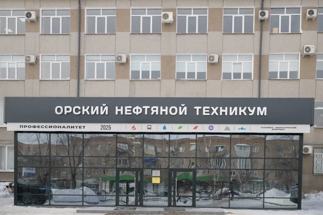 Доброго субботнего вечера, друзья!   Сегодня в нашем городе работал губернатор Евгений Солнцев. Прог