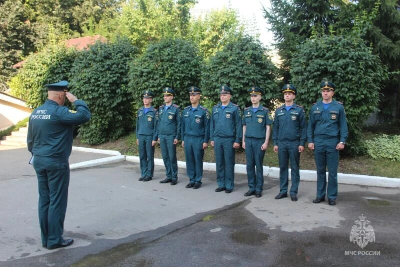 🚒 Орловское МЧС приняли на службу 7 выпускников вузов