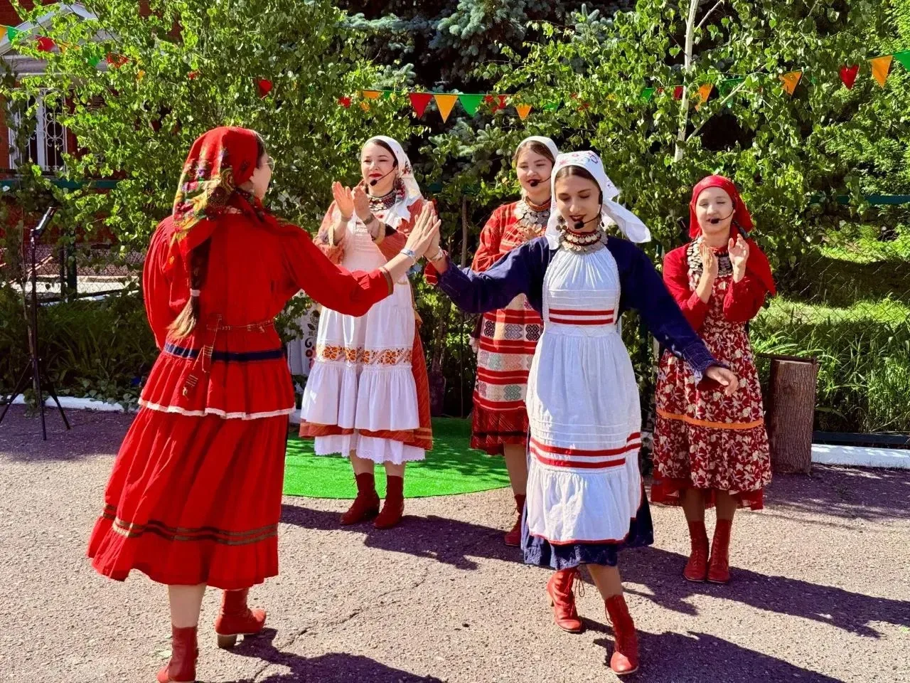 Начались летние каникулы, наши обучающиеся  интересно и активно проводят время.