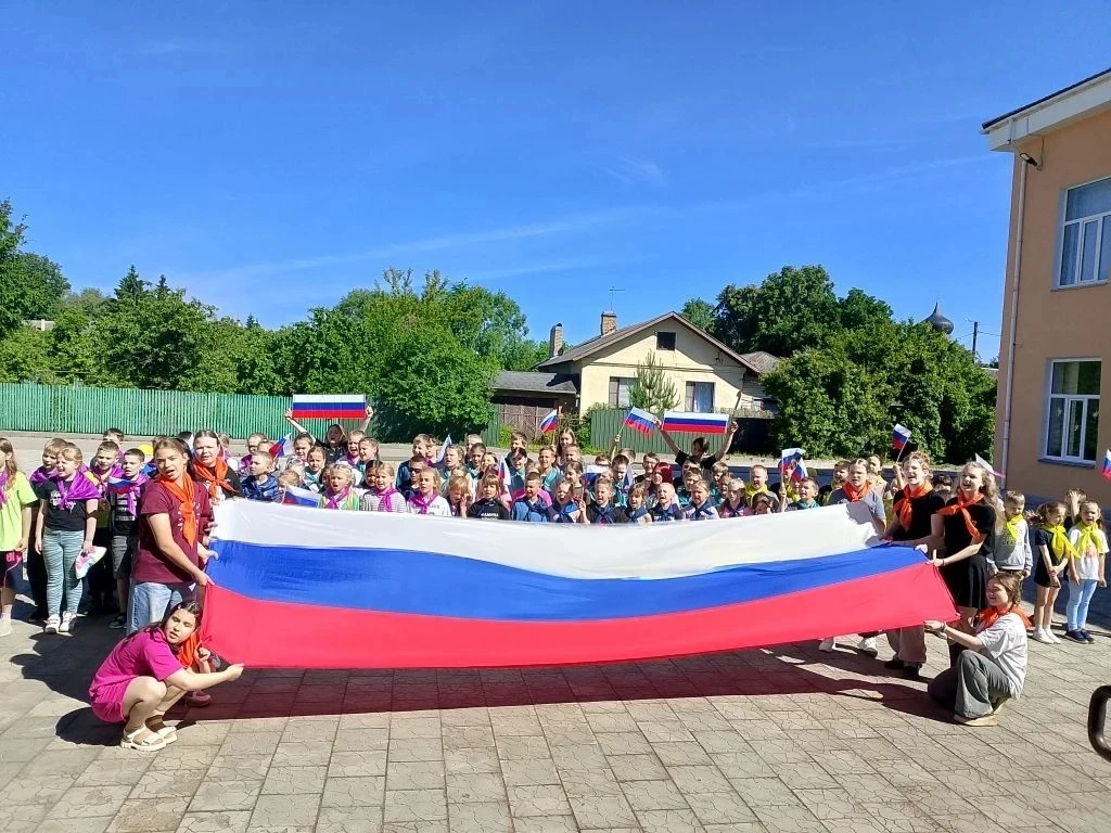 ⌛Сегодня, 11 июня, прошёл одиннадцатый день летней смены школьного лагеря "Огонёк"🔥
🇷🇺 Все меропр