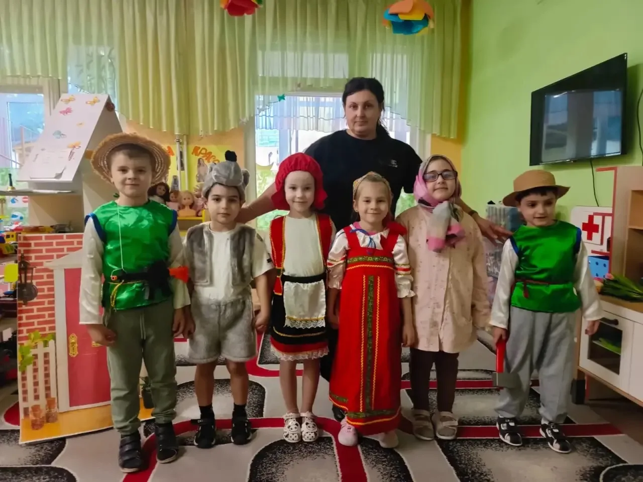 Постановка сказки "Красная Шапочка "в старшей группе ко Дню театра-это яркое театрализо...
