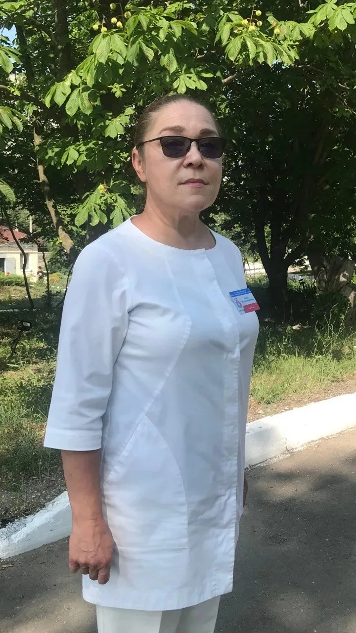 Дорогие коллеги! Поздравляю с Днем медицинского работника!

Медицина держится на людях, и сегодня — 