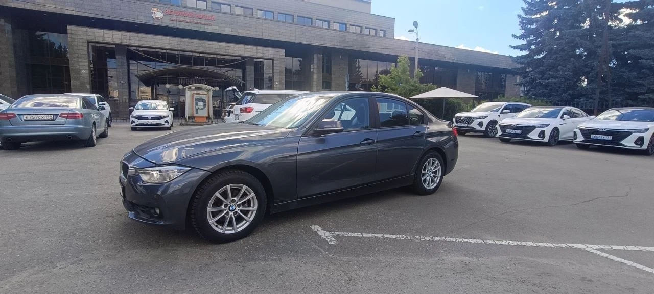 🚙 Модель: BMW 3