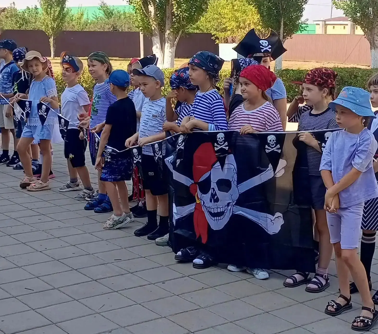 🦜Свистать всех наверх 🏴‍☠️
День пиратов 🏴

Сегодня у нас был настоящий пиратский день! Ребята с а