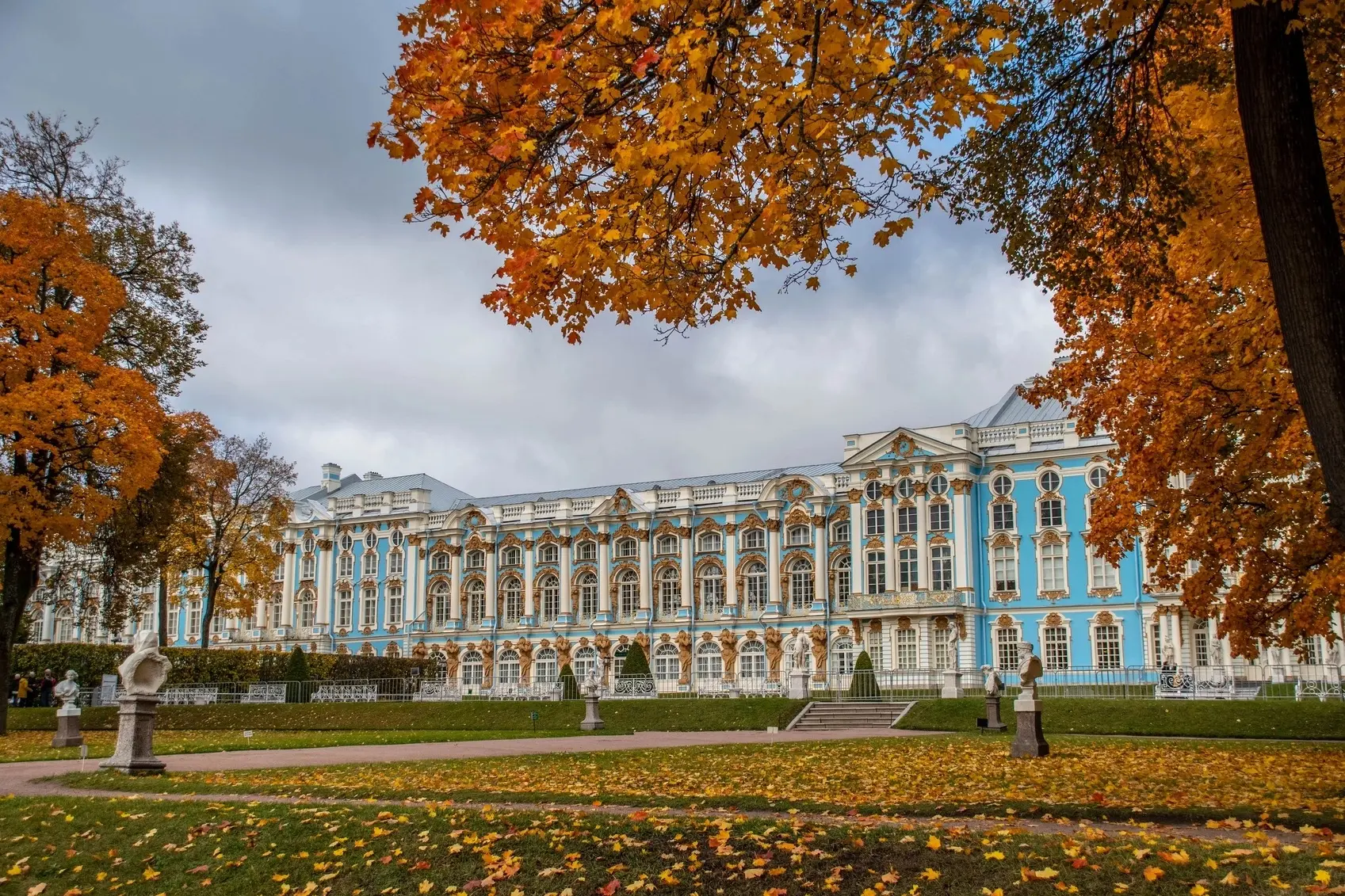 Санкт‑Петербург осенью - это особая магия. 💛