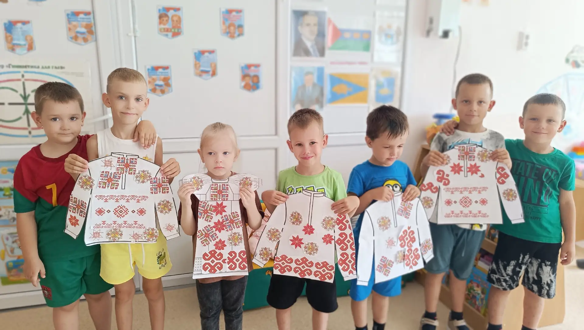 Чувашский костюм — это настоящий кладезь символов. Сегодня мы с ребятами повторили его в технике апп