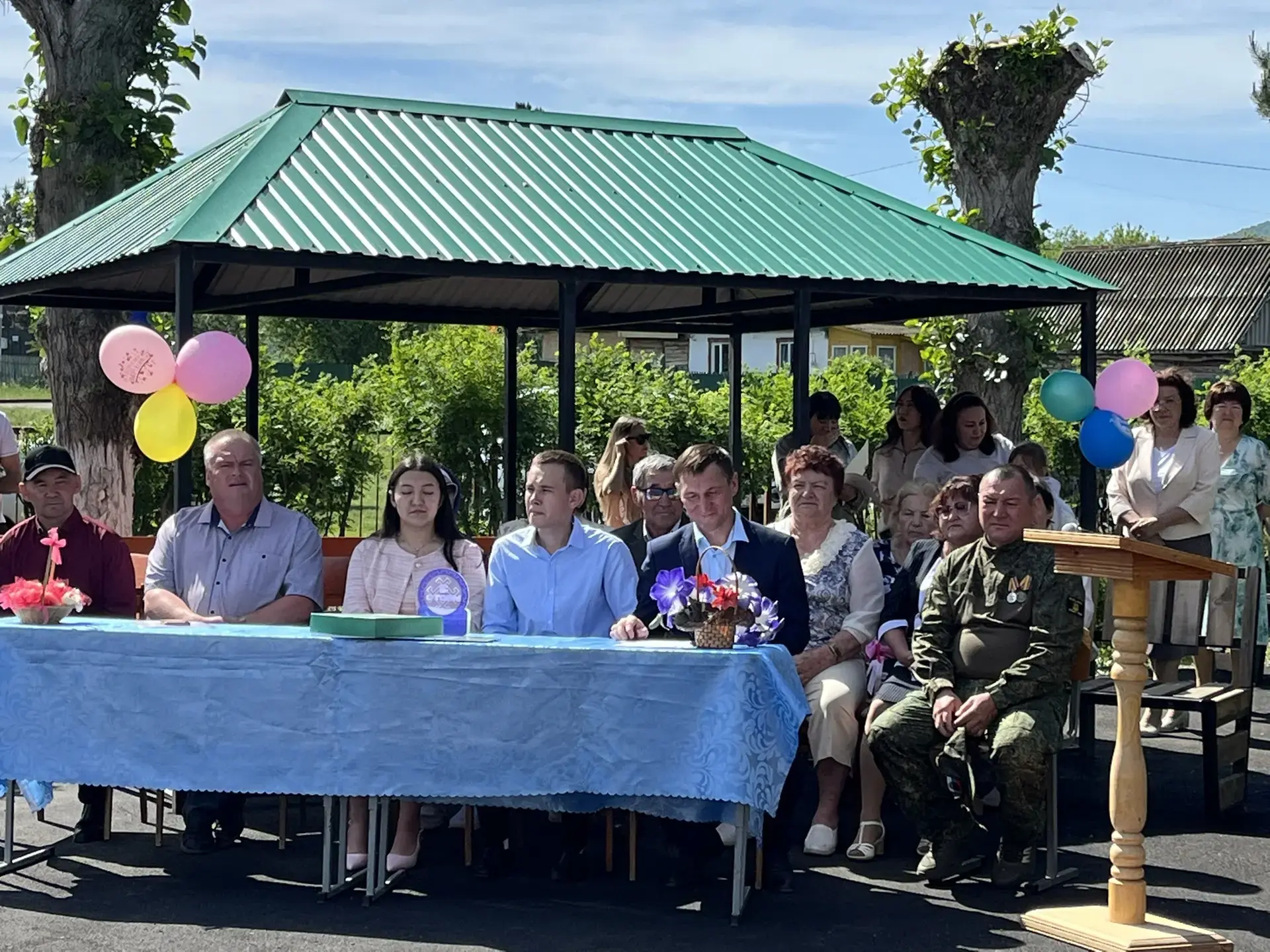 26 мая в нашей школе прозвучал последний звонок — один из самых трогательных и значимых...