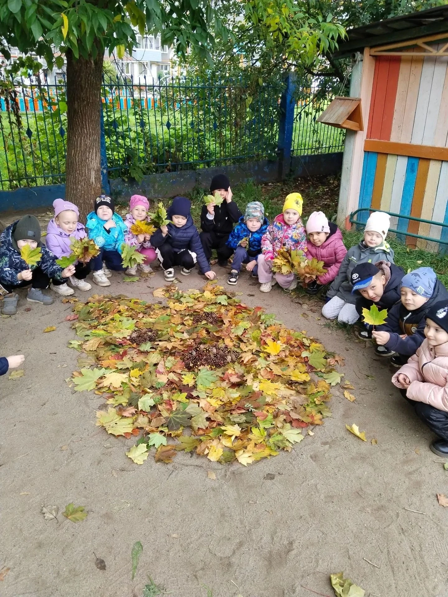 🍁Ленд-арт в детском саду - это отличный способ сделать прогулку увлекательной и полезн...