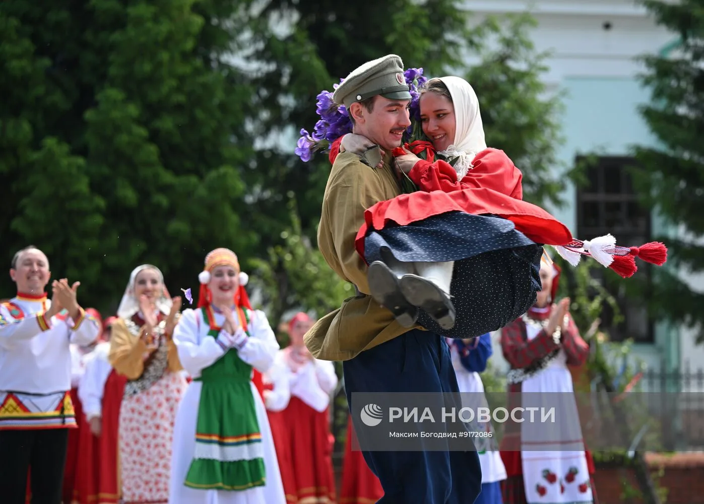 Фоторепортажи с «Каравона» вышли на РИА Новости и ТАСС.  #онасвСМИ